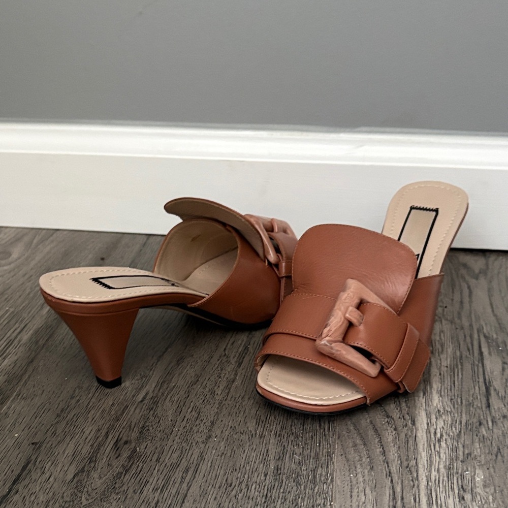 N21 Brown Heels with Bold Buckle